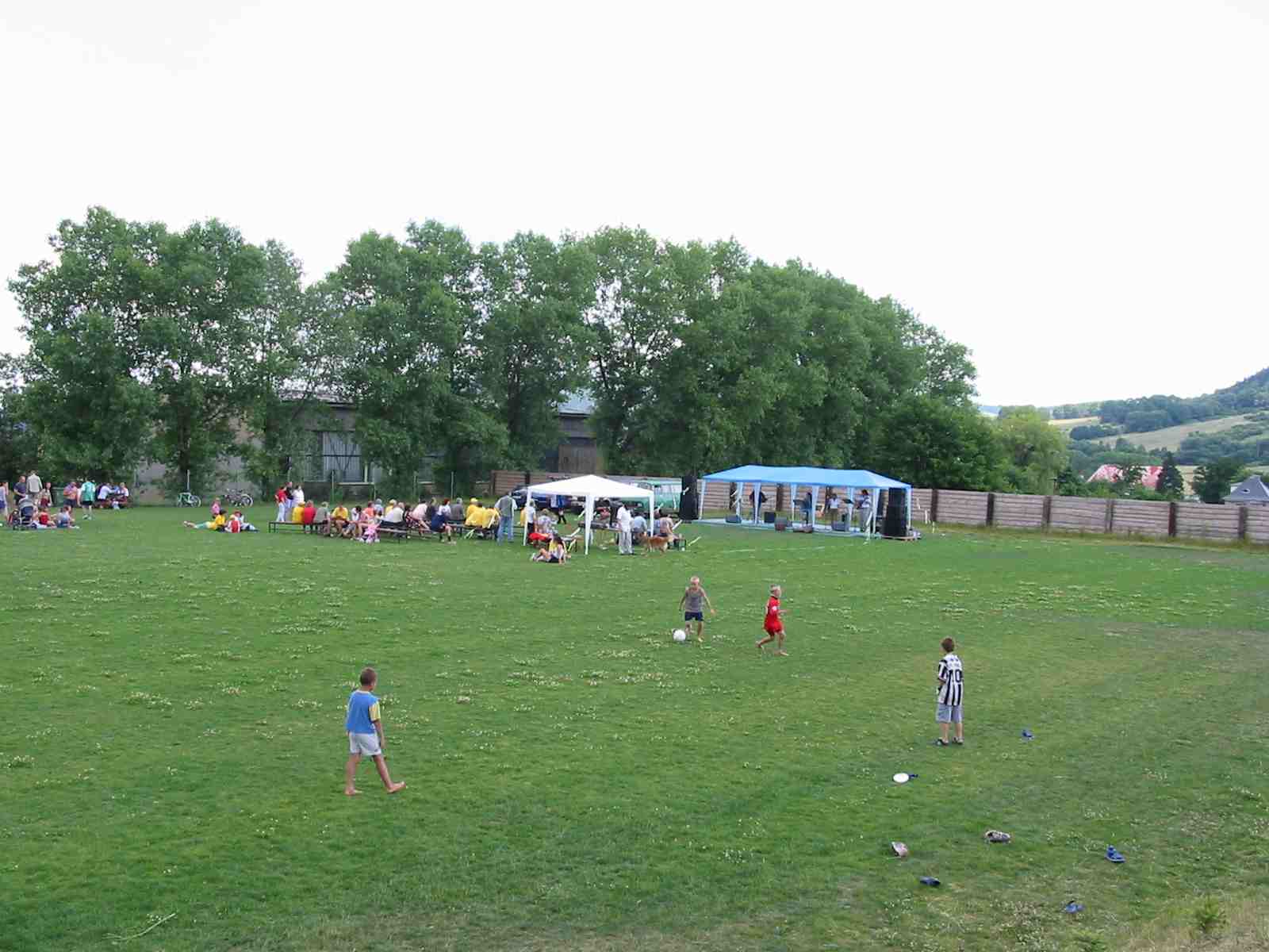 116-1637_IMG